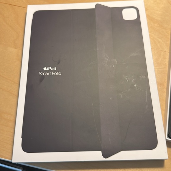 iPad smart folio for iPad Pro 12.9-inch (5th Generation) - Picture 3 of 9